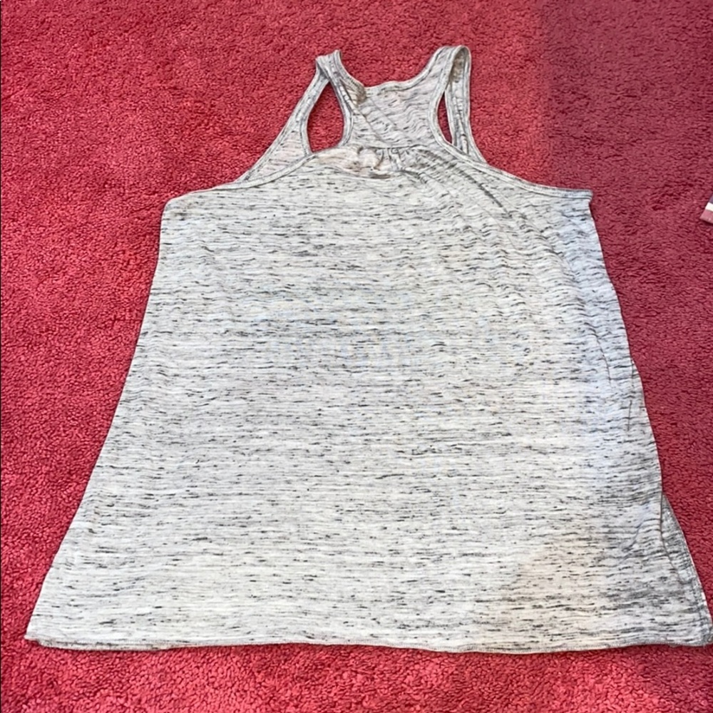 Medium workout Tank - Picture 2 of 3